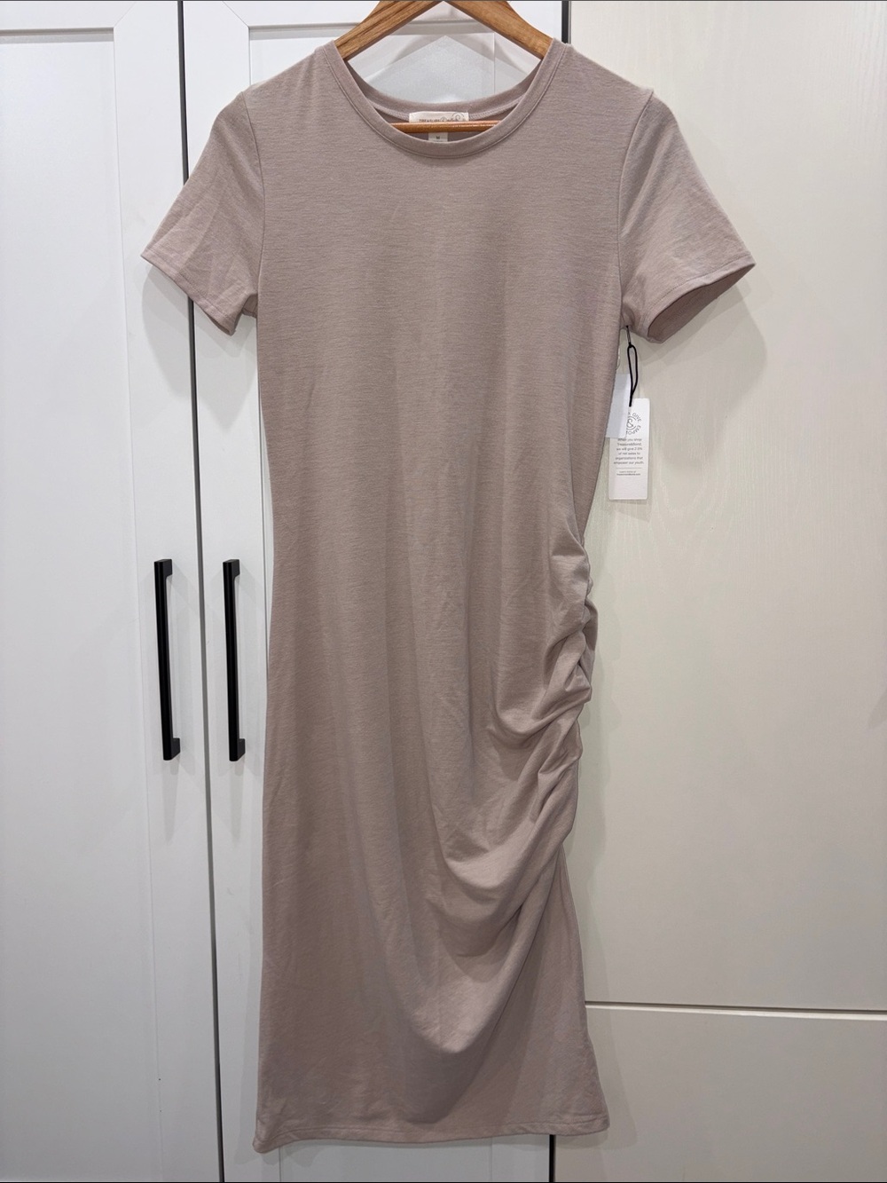 Treasure & Bond Short Sleeve Ruched Midi Dress in Taupe